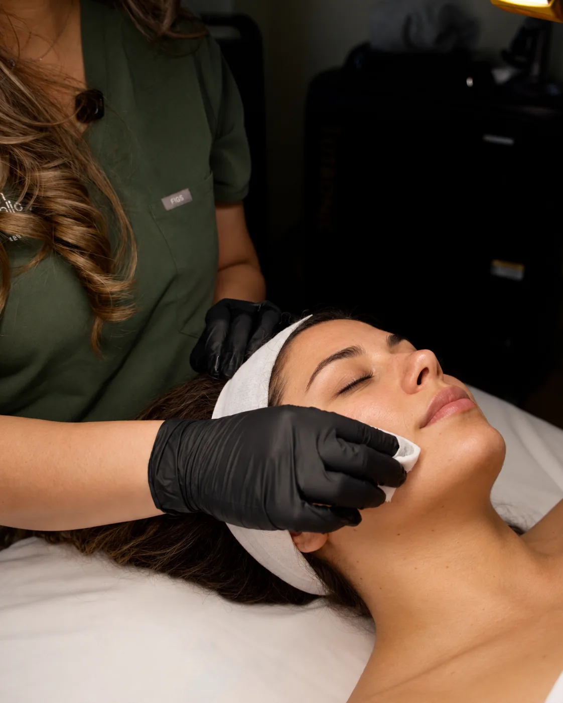 Chemical Peels at Skinholic Aesthetics & Laser, in the treatment room