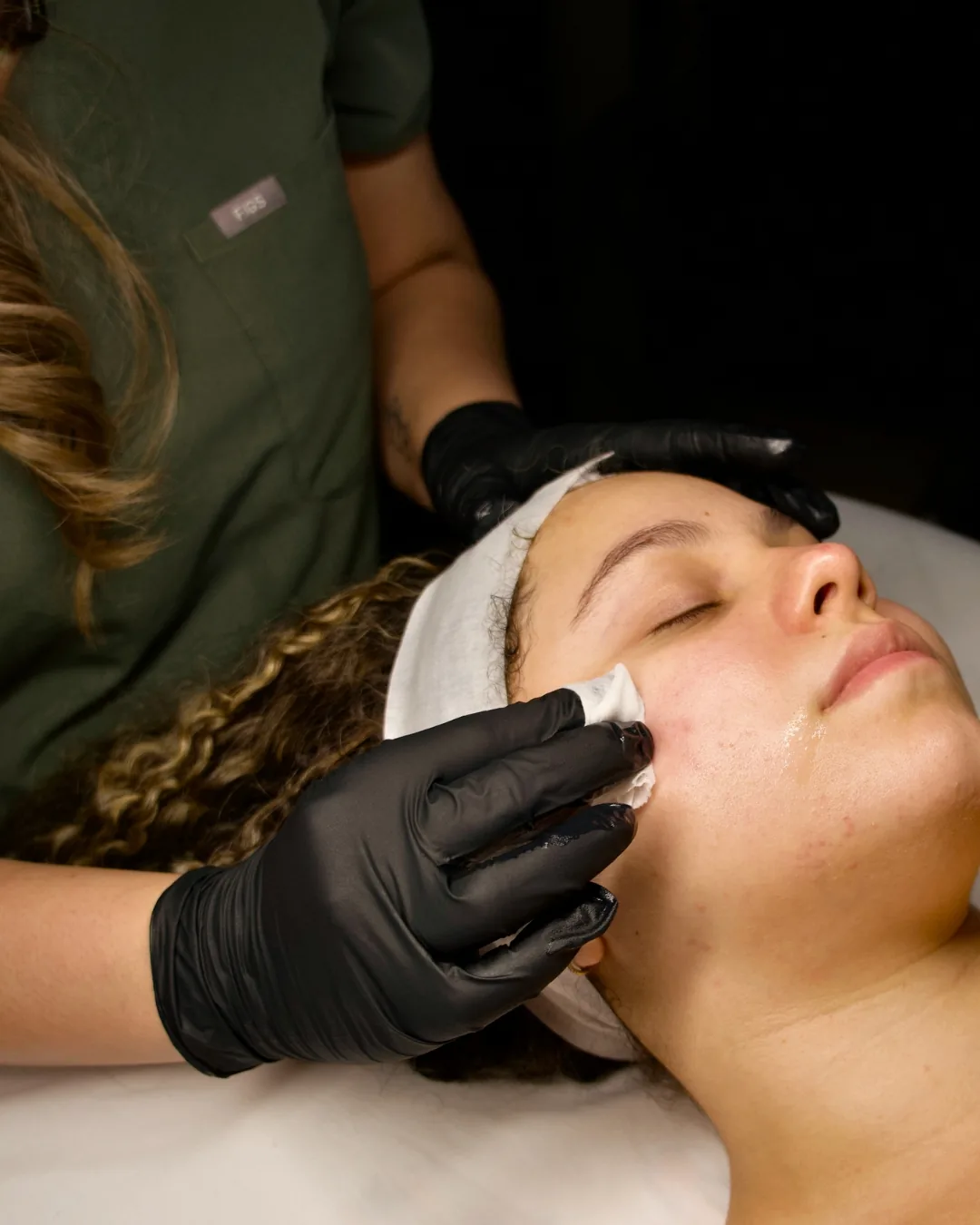 Chemical Peels at Skinholic Aesthetics & Laser, consultation